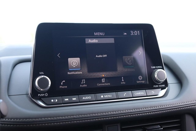 Nissan Rogue Vehicle Image 13