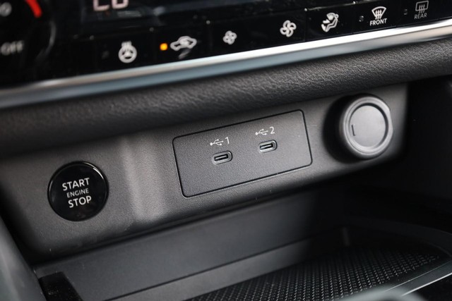 Nissan Rogue Vehicle Image 16