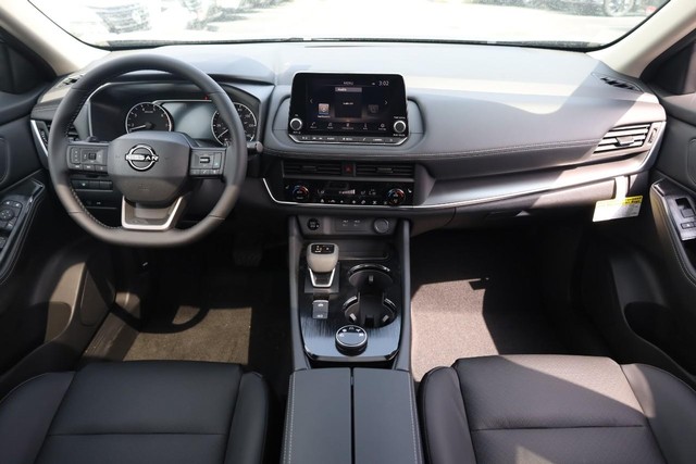 Nissan Rogue Vehicle Image 23