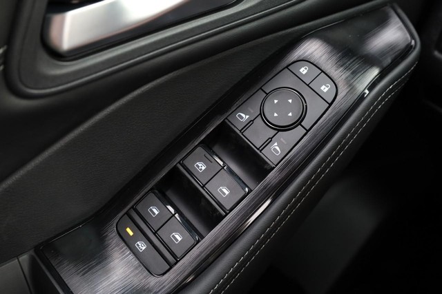 Nissan Rogue Vehicle Image 19