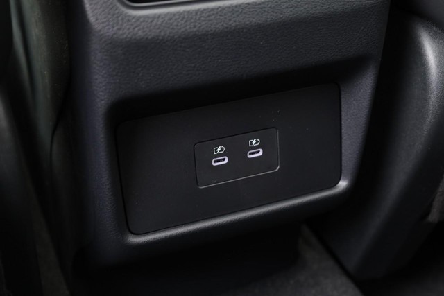 Nissan Rogue Vehicle Image 23