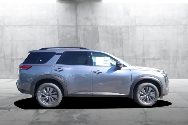 Nissan Pathfinder Vehicle Image 05
