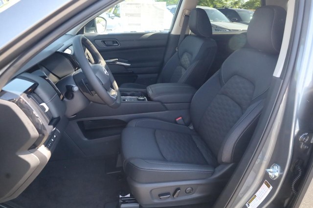 Nissan Pathfinder Vehicle Image 19