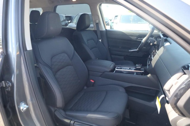 Nissan Pathfinder Vehicle Image 20