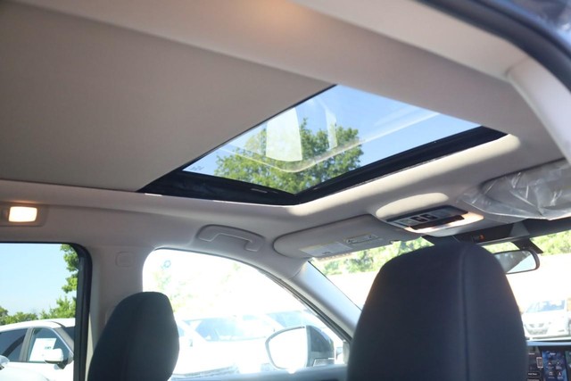Nissan Pathfinder Vehicle Image 22