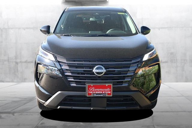 Nissan Rogue Vehicle Image 04
