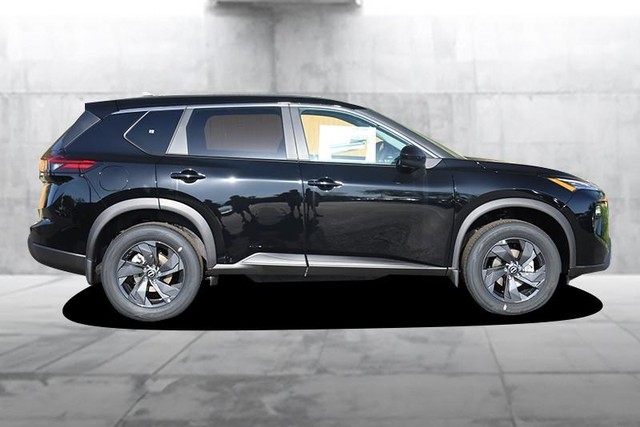 Nissan Rogue Vehicle Image 05