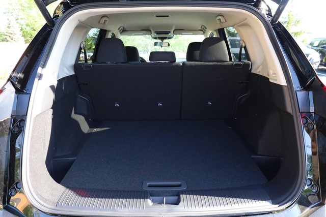 Nissan Rogue Vehicle Image 07