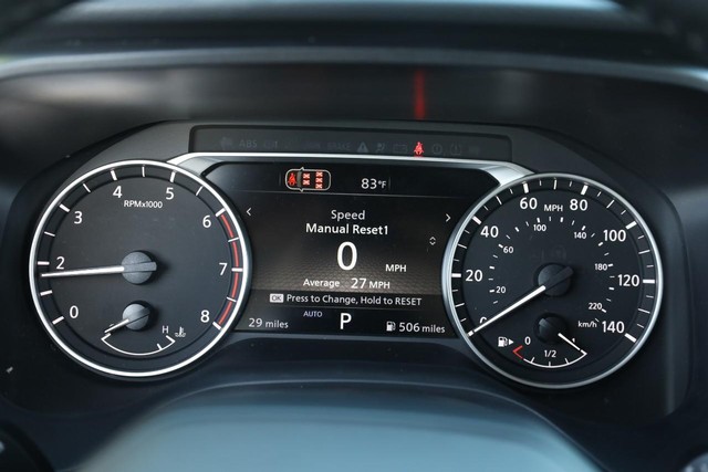 Nissan Rogue Vehicle Image 10