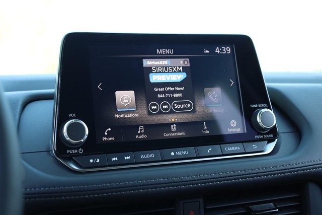 Nissan Rogue Vehicle Image 11