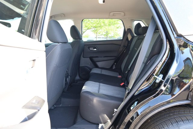 Nissan Rogue Vehicle Image 20