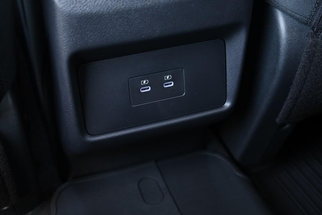 Nissan Rogue Vehicle Image 21