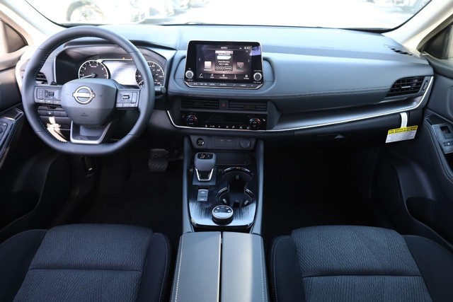 Nissan Rogue Vehicle Image 22