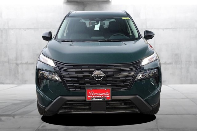 Nissan Rogue Vehicle Image 04