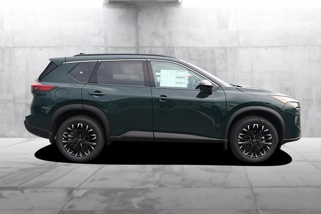 Nissan Rogue Vehicle Image 05