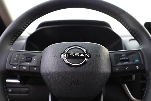 Nissan Rogue Vehicle Image 11