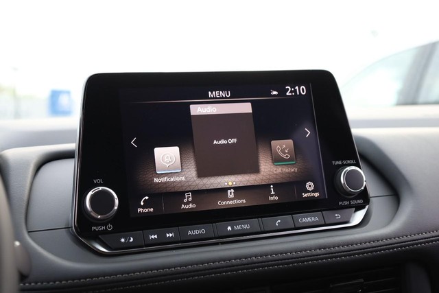 Nissan Rogue Vehicle Image 13