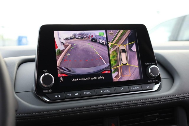 Nissan Rogue Vehicle Image 14