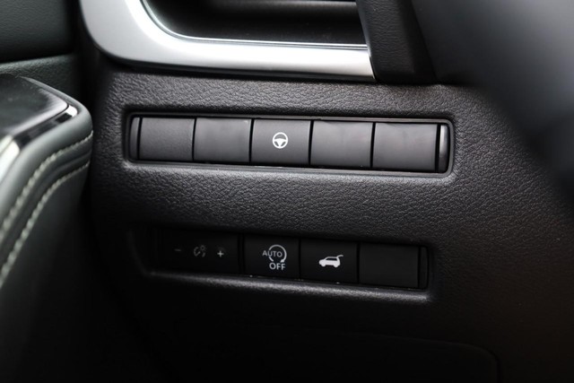 Nissan Rogue Vehicle Image 20
