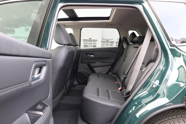 Nissan Rogue Vehicle Image 22