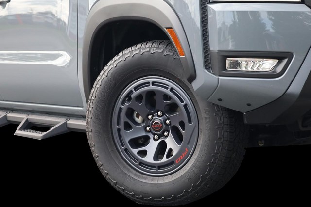 Nissan Frontier Vehicle Image 04