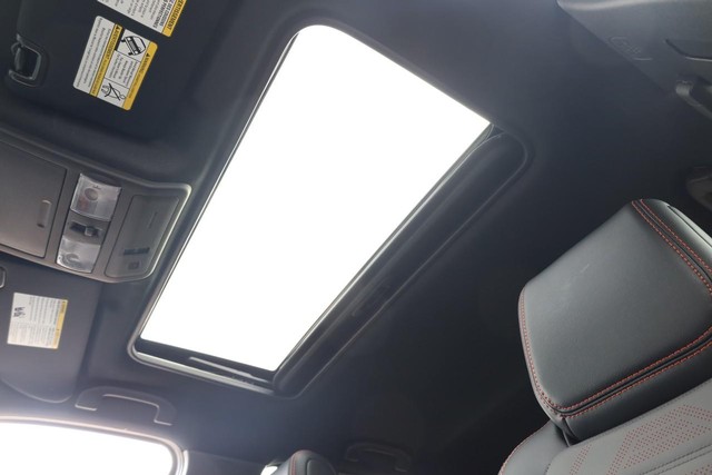 Nissan Frontier Vehicle Image 09