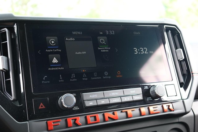 Nissan Frontier Vehicle Image 12