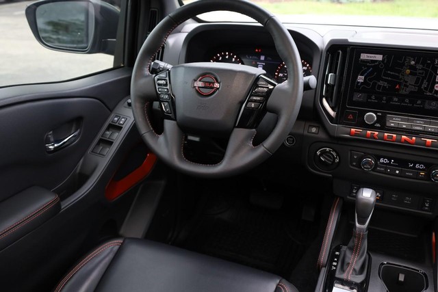 Nissan Frontier Vehicle Image 25