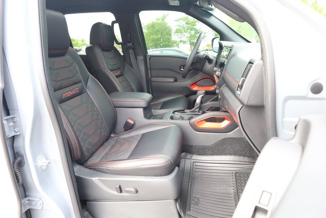 Nissan Frontier Vehicle Image 26