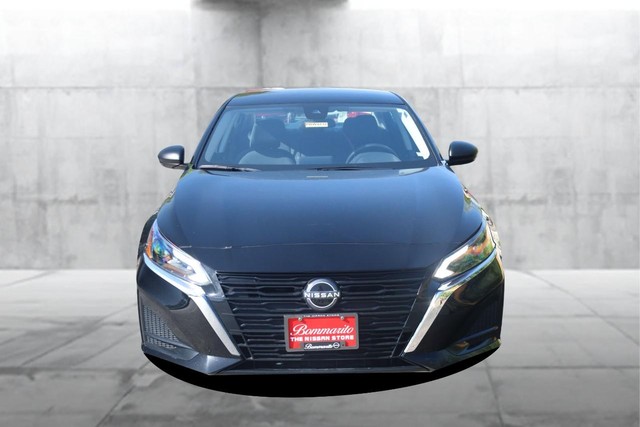 Nissan Altima Vehicle Image 04