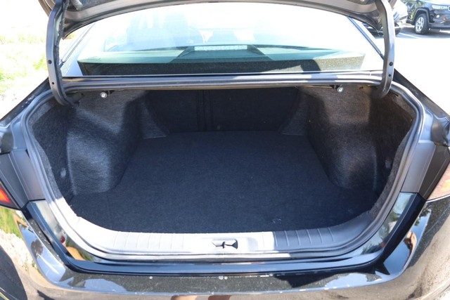 Nissan Altima Vehicle Image 07