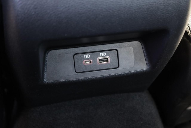 Nissan Altima Vehicle Image 20