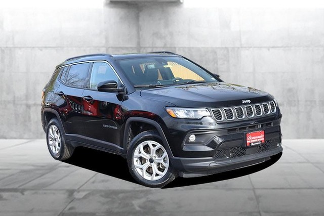 Jeep Compass Vehicle Image 02