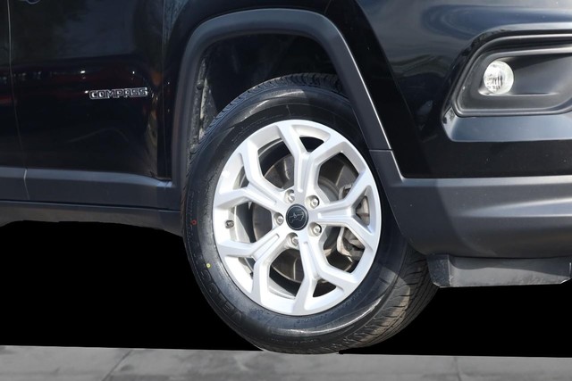 Jeep Compass Vehicle Image 03