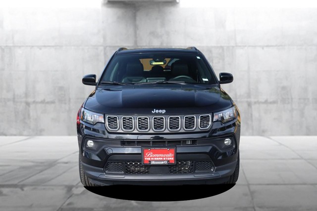 Jeep Compass Vehicle Image 04