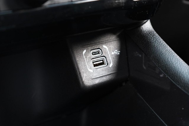 Jeep Compass Vehicle Image 16