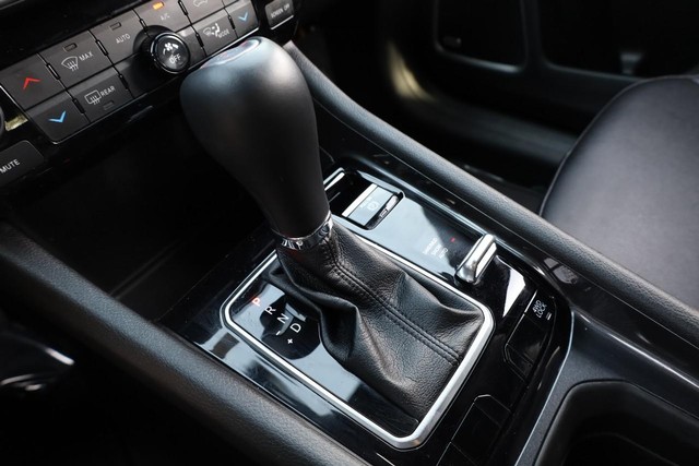 Jeep Compass Vehicle Image 17
