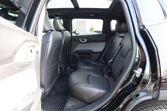 Jeep Compass Vehicle Image 22