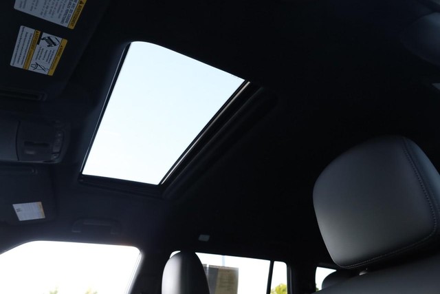 Nissan Armada Vehicle Image 09