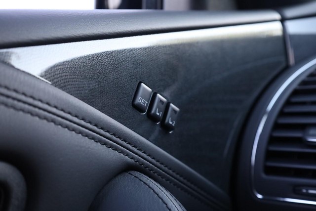 Nissan Armada Vehicle Image 20