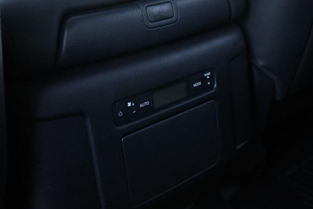 Nissan Armada Vehicle Image 24