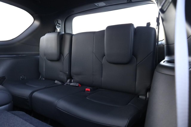 Nissan Armada Vehicle Image 27