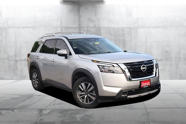 Nissan Pathfinder Vehicle Image 02