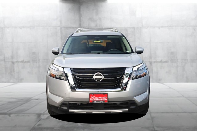 Nissan Pathfinder Vehicle Image 04