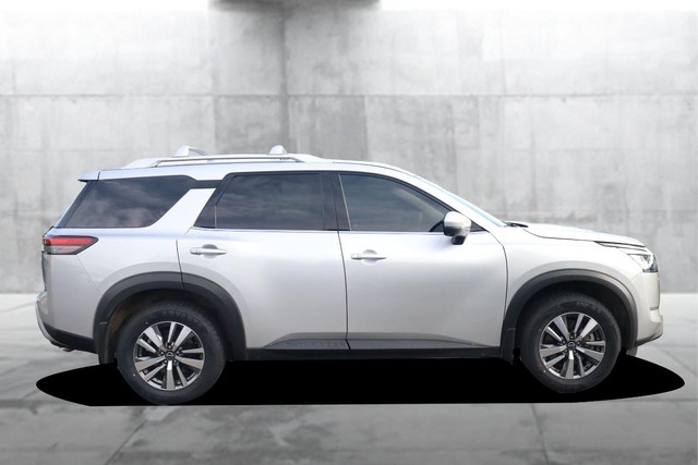 Nissan Pathfinder Vehicle Image 05