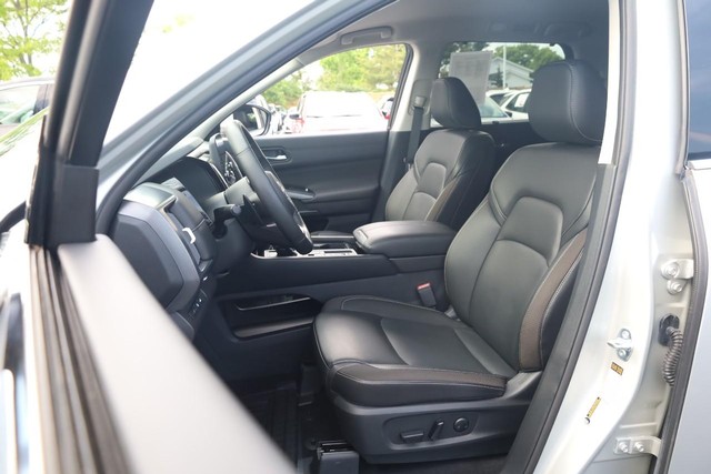 Nissan Pathfinder Vehicle Image 07