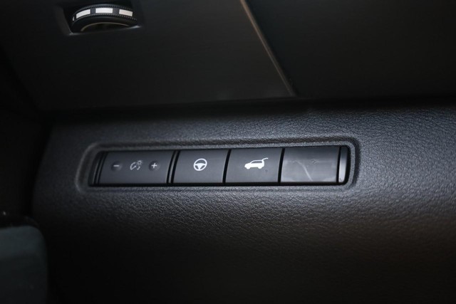Nissan Pathfinder Vehicle Image 18