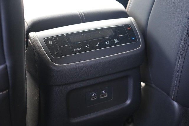 Nissan Pathfinder Vehicle Image 22