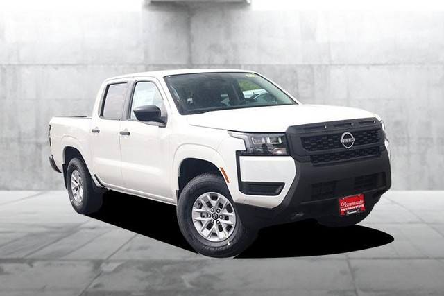 Nissan Frontier Vehicle Full-screen Gallery Image 2