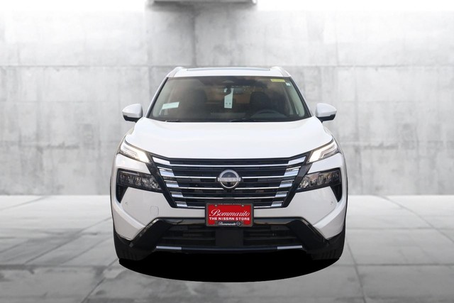 Nissan Rogue Vehicle Image 04